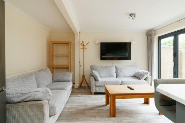 5 bedroom detached house to rent - Photo 1