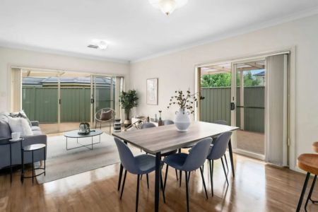 Spacious 4 Bedroom Family Home in the Heart of Mawson Lakes - Photo 5