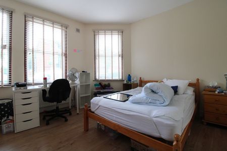 2 Bed Flat, Smallwood Road, SW17 - Photo 3