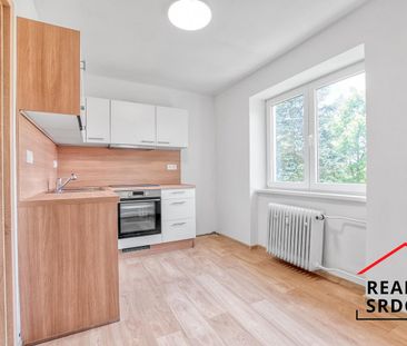 Pronájem bytu 1+1 28 m² - Photo 1