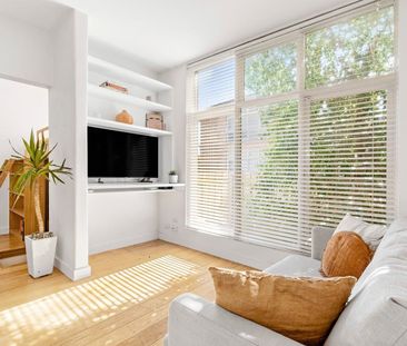 2/3 Arthur Street, South Yarra - Photo 2