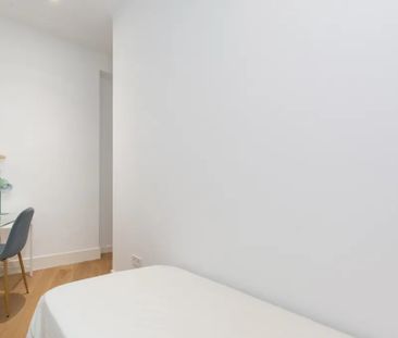 Calle de los Caños del Peral, Madrid, Community of Madrid 28013 - Photo 1