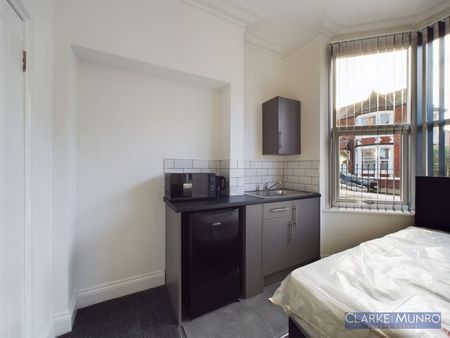 Queens Road, Middlesbrough - Photo 5