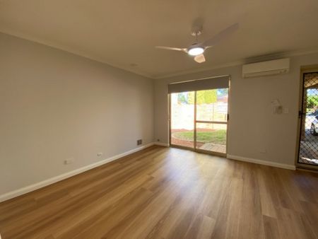 FULLY RENOVATED 3X1 IN A OVER 55’s COMPLEX - Photo 2