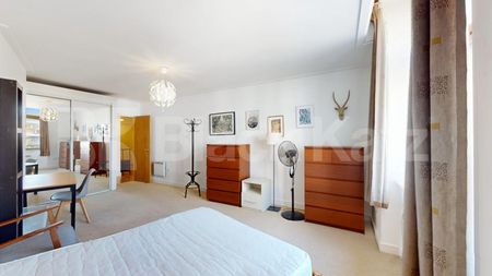 Stylish One-Bedroom Apartment in Prime Old Street Location – 764 Sq Ft - Photo 3