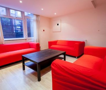 8 Bed - Ash Road, Leeds, - Photo 2