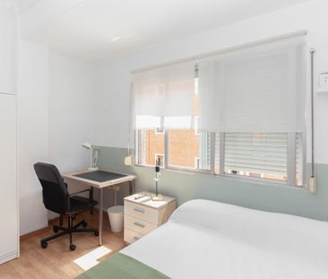 Carrer de la Font Roja, Valencia, Valencian Community 46007 - Photo 3