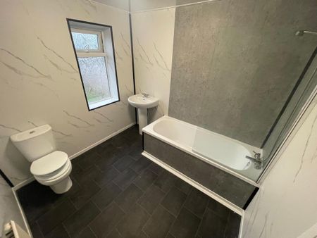 2 bedroom semi-detached house to rent - Photo 5