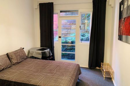 CONVENIENT & AFFORDABLE LIVING CLOSE TO KIRRIBILLI & NORTH SYDNEY - Photo 2