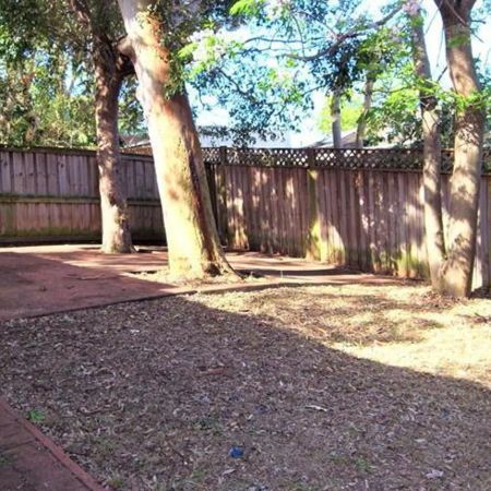 Spacious Townhouse in Prime Location - Photo 5