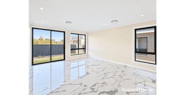 Stunning Modern Family Home | 4 Bedrooms + Study | Multiple Bathrooms | Lock-Up Garage - Photo 1