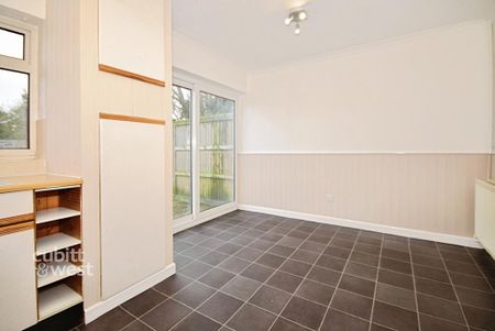 3 bedroom terraced house to rent - Photo 3