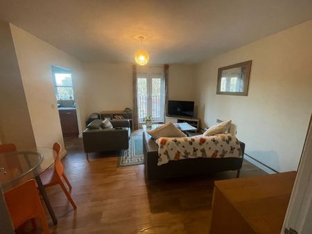 2 Bed Flat, Abbots Mews, LS4 - Photo 2