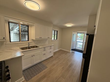 For Lease - 36 Arkley Crescent Unit# 1, Toronto, Ontario - Photo 3