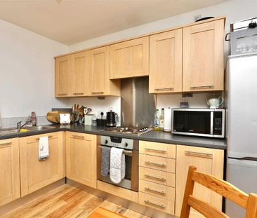 Dutton Court - Photo 6