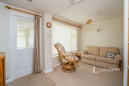 3 bedroom house to rent Iron Mill Close, Fareham, PO15 - Photo 3