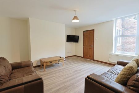6 bedroom Student Maisonette to rent in Deuchar Street, Newcastle Upon Tyne - Photo 5
