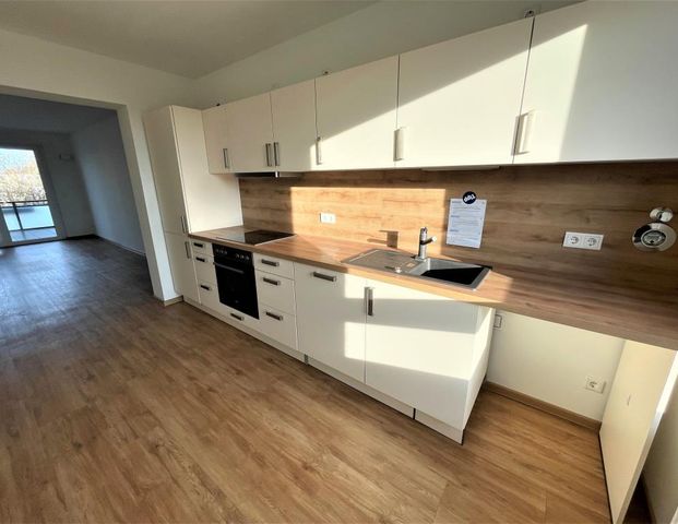 Mit Küche mieten! Moderne 2-Zimmer-Wohnung in Wolfsburg Vorsfelde mit Balkon - Photo 1