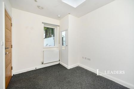 3 bedroom house to rent Princes Road, East Sussex, Brighton, BN2 - Photo 2
