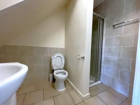 6 Bed Student Home - 15 Starle Close - Photo 4