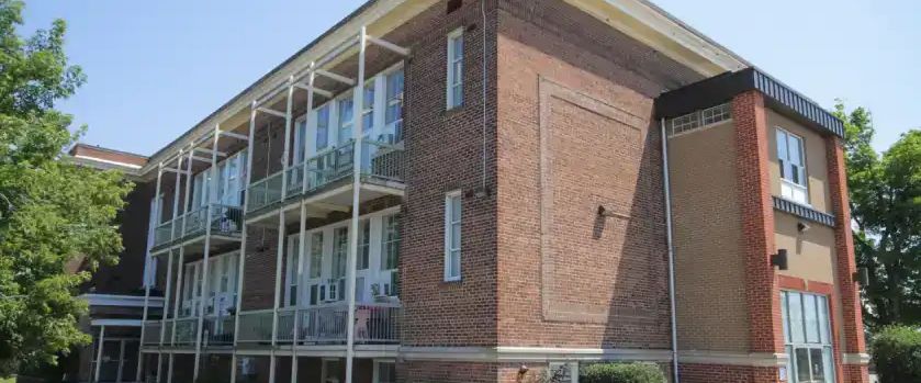 Jr. 1 Bedroom With Balcony | 505 Simcoe Street South, Oshawa - Photo 1