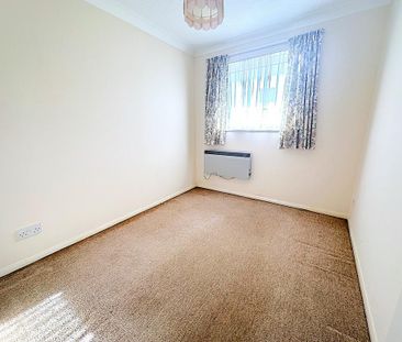 2 bedroom ground floor flat to rent - Photo 5