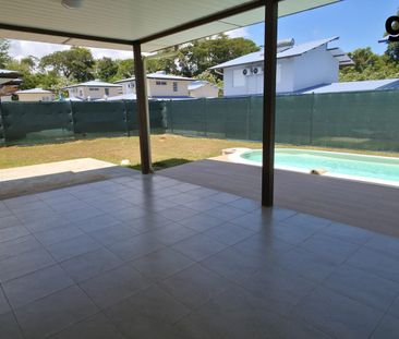 Location Maison 4 pièces 102m² REMIRE MONTJOLY 97354 - Photo 1
