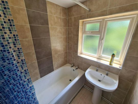 Semi-detached house to rent on - Photo 1