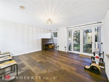 3 bedroom end of terrace house to rent - Photo 2