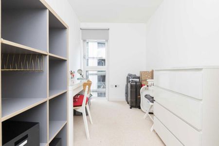 3 bedroom flat to rent - Photo 3