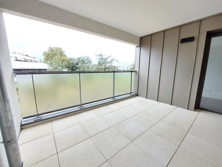 location Appartement T3 DE 65.3m² À RILLIEUX LA PAPE - Photo 3