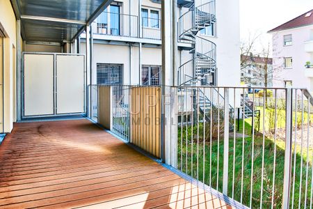 Trendige Stadtwohnung mit Balkon und Garten in zentraler Lage! - Photo 2