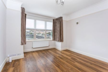 5 bedroom detached house to rent - Photo 3