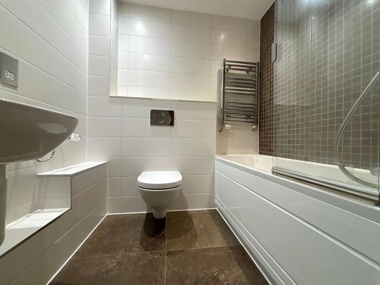 2 bedroom flat to rent - Photo 1