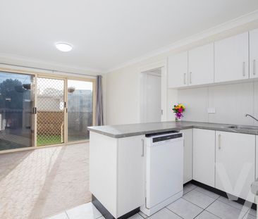 2/5 Murray Square, Mayfield - Photo 2