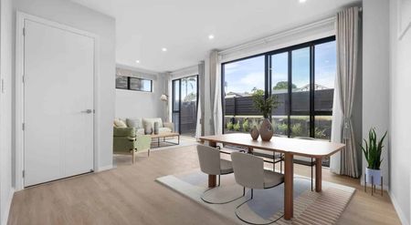 Stylish 3 Bed 2 Bath in Farm Cove - Photo 4