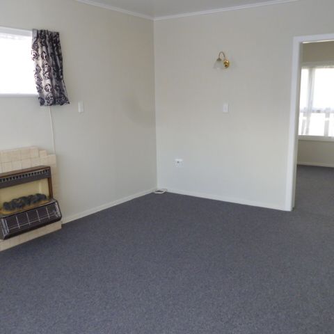 Cosy 1 bedroom in Upper Hutt CBD - Photo 1
