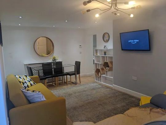 1 Bed Flat, Cemetery Road, LS11 - Photo 1