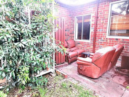 3BR Home in Caulfield South with Air-Conditioning & Private Backyard Oasis - Photo 5