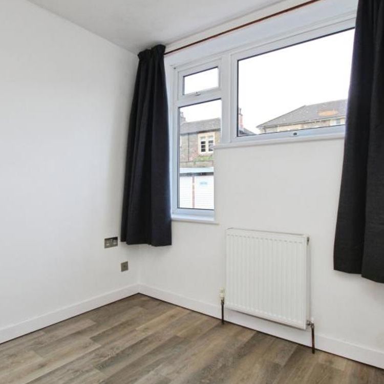 Ocean Letting and Management are pleased to present this lovely two bedroom ground floor apartment in Redland. - Photo 1