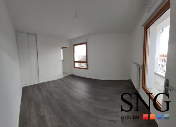 T2 AVEC LOGGIA + PARKING EN SOUS SOL - Photo 1