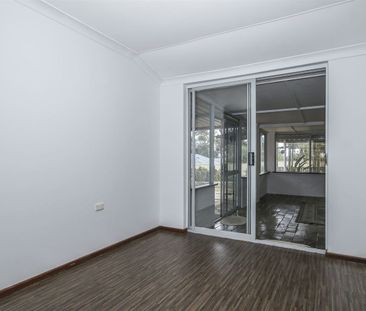 29 Southwell Crescent, Hamilton Hill, WA 6163 - Photo 4