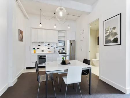 Living With Style - Photo 4