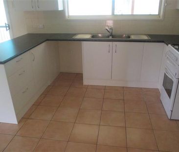 Great location family home with large shed!! - Photo 3