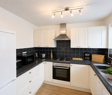 3 bedroom terraced house to rent - Photo 6