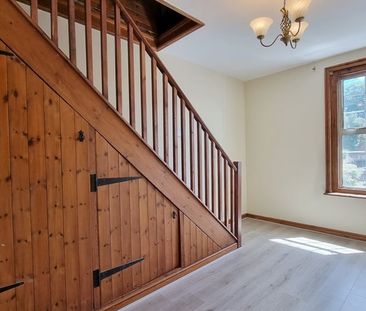 2 Bed Terraced House, Rolleston Road, CR2 - Photo 2