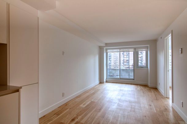 3460 Peel Street - Photo 1