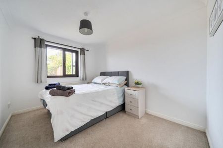 4 bedroom terraced house to rent - Photo 4