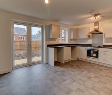 3 bedroom semi-detached house to rent - Photo 5