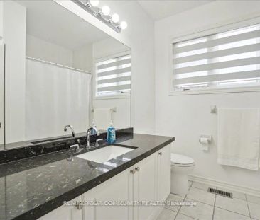 2172 DAWSON CRESCENT - Photo 2